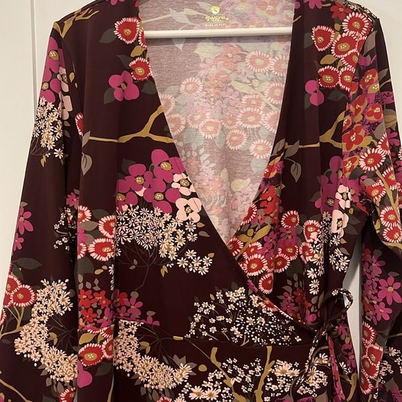 NWOT Spartina wrap dress - ladies XL. Beautiful floral print in dark magenta. - Picture 4 of 11